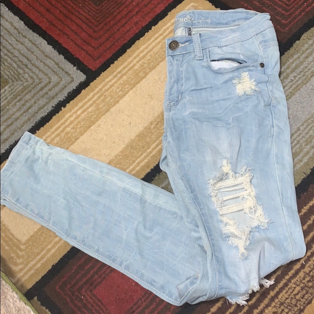 Machine ripped jeans